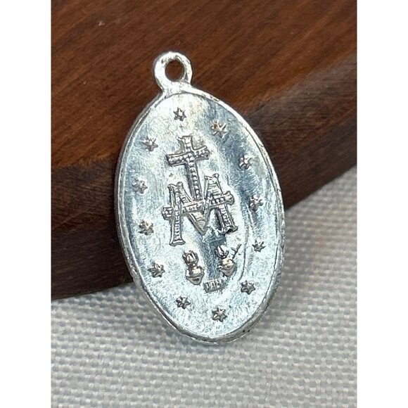 Vintage Small Silver Tone Mary Conceived Without Sin Medal Pendant Italy - Picture 2 of 4